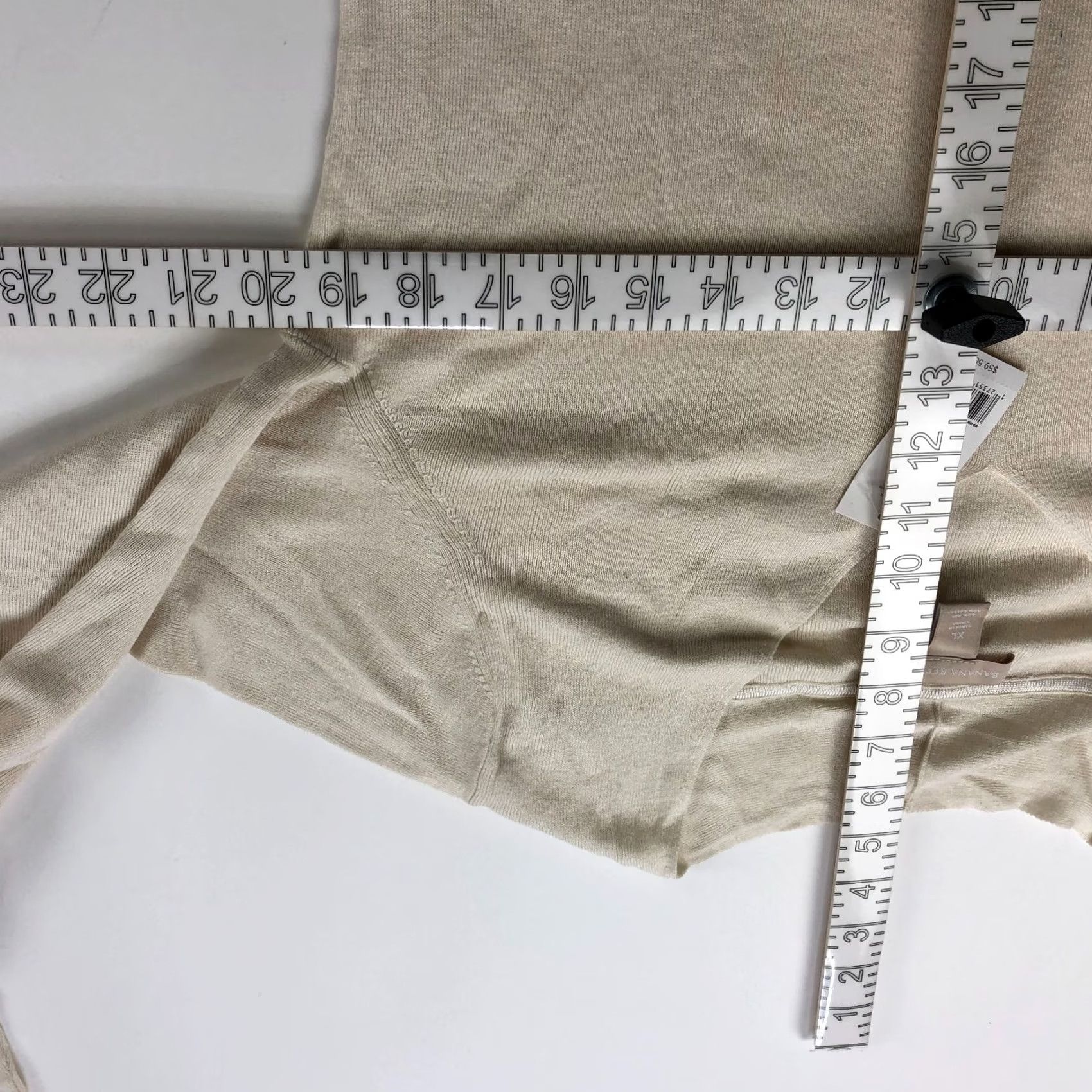 Banana Republic Banana Republic Silk Cotton NEW XL V-Neck Pullover Sweater Beige Size XL / US 12-14 / IT 48-50 - 4 Thumbnail