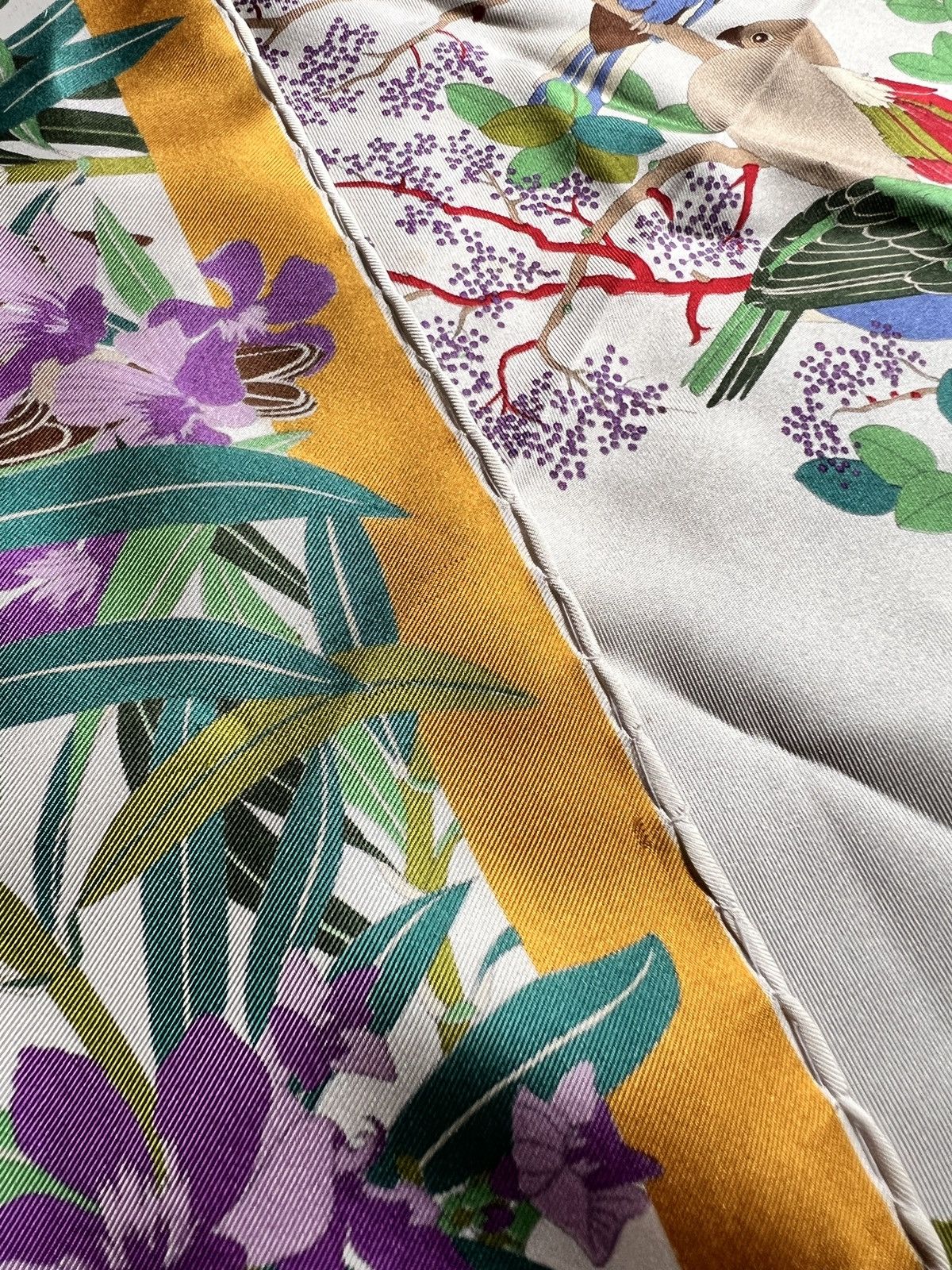 Gucci Gucci Floral Whimsical Printed Silk Scarve Size ONE SIZE - 9 Thumbnail