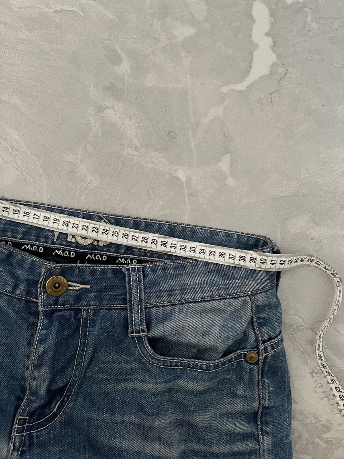 Vintage Distressed Y2K Slim Fit Jeans — Retro Vintage Style Unisex Size US 31 - 11 Thumbnail
