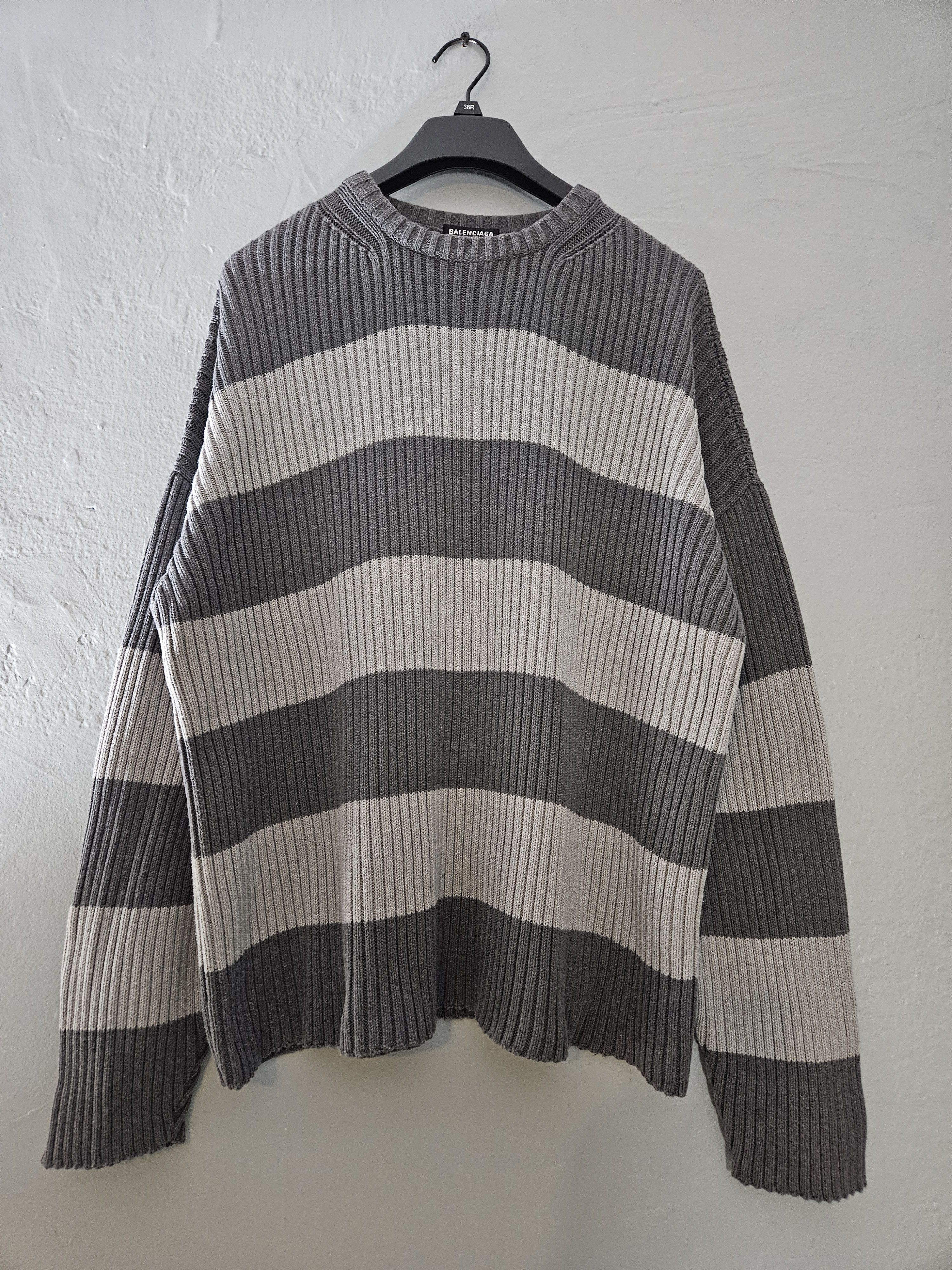 Balenciaga Oversized Gray Striped BB Logo Crewneck Sweater Size US XS / EU 42 / 0 - 3 Thumbnail