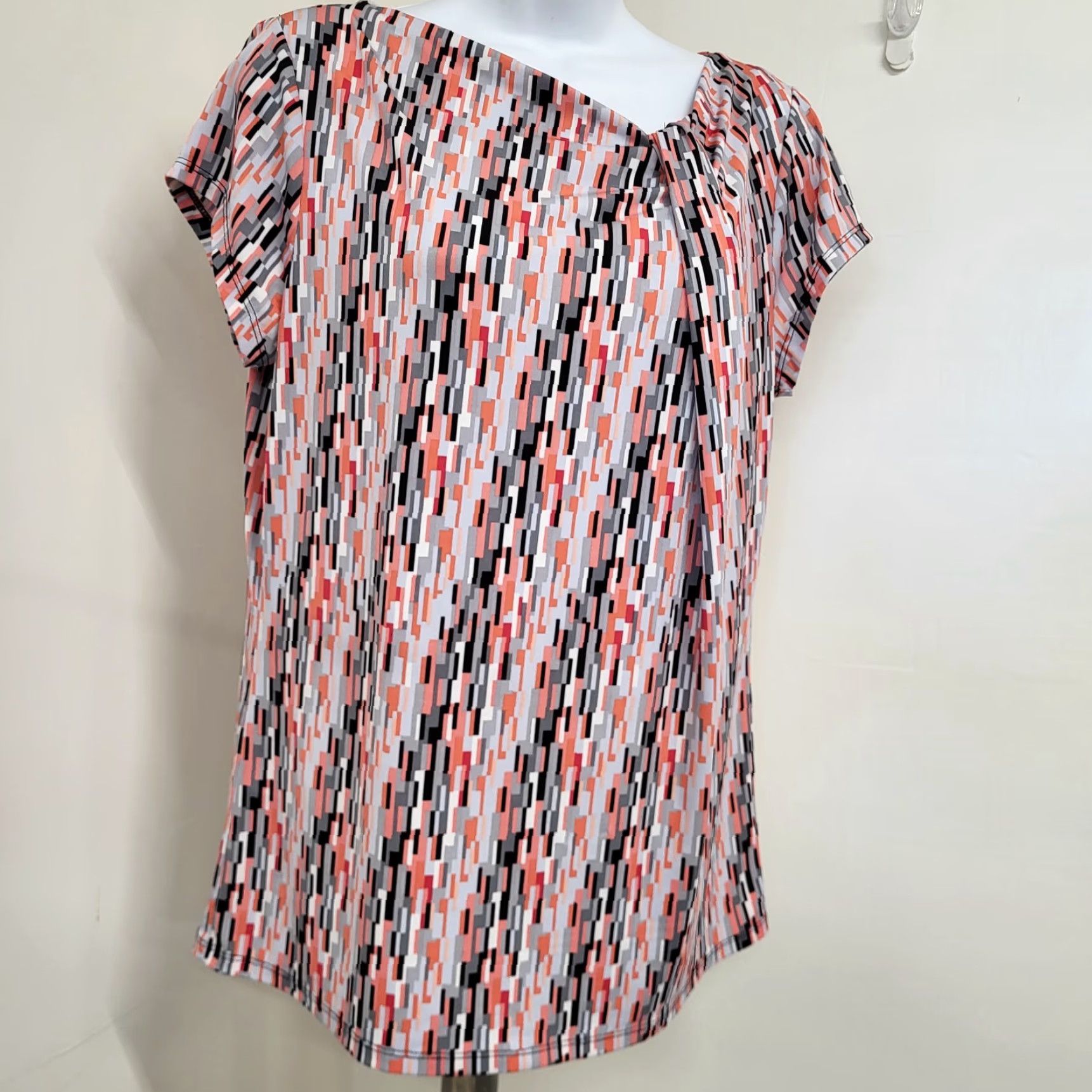 Liz Claiborne Liz Claiborne Blouse Women's Multicolor Short Sleeve Side Knot Neck Knit Top Geometric Pattern Colorful M Womens Size M / US 6-8 / IT 42-44 - 2 Thumbnail