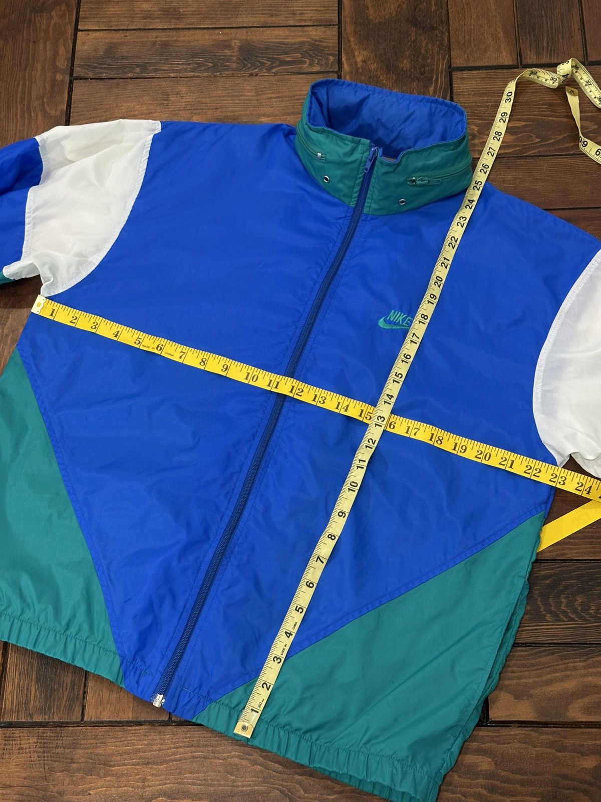 Nike Vintage 90s Nike Windbreaker W Packable Hood Size Medium Size US M / EU 48-50 / 2 - 6 Thumbnail