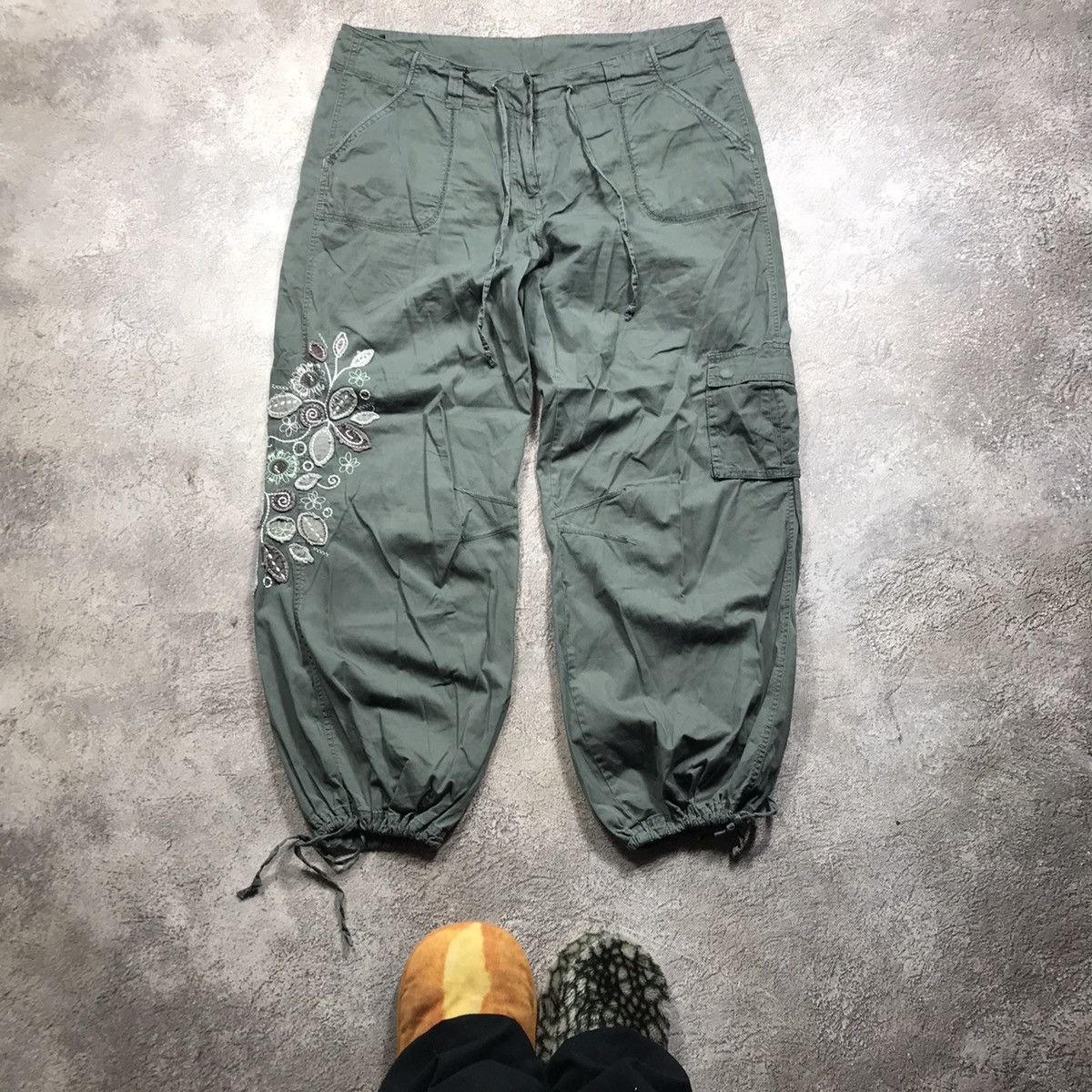 Vintage Vintage 90s Baggy Cargo Parachute Pants Khaki Relaxed 36 Size 36" / US 14 / IT 50 - 2 Thumbnail