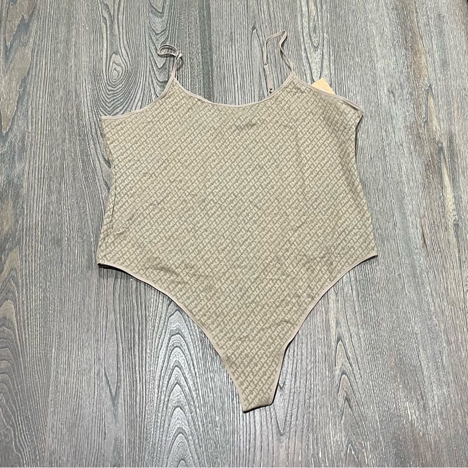 SKIMS NWT Skims Logo Mesh Cami Sleeveless Desert 4X Size 4XL / US 24-26 - 1 Thumbnail