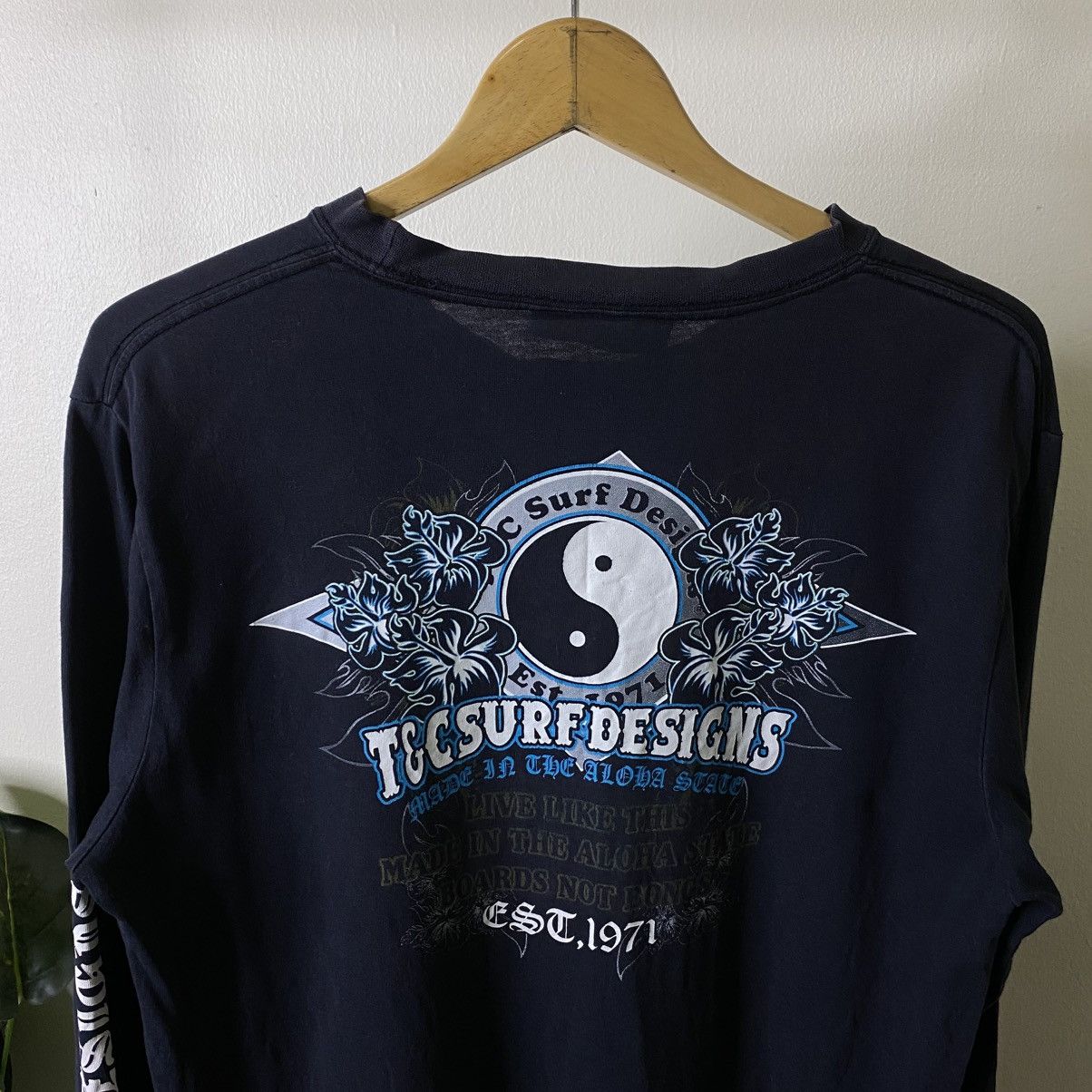 Vintage Vintage Y2K T&C Surf Affliction Design LS T Shirt Size US L / EU 52-54 / 3 - 8 Thumbnail