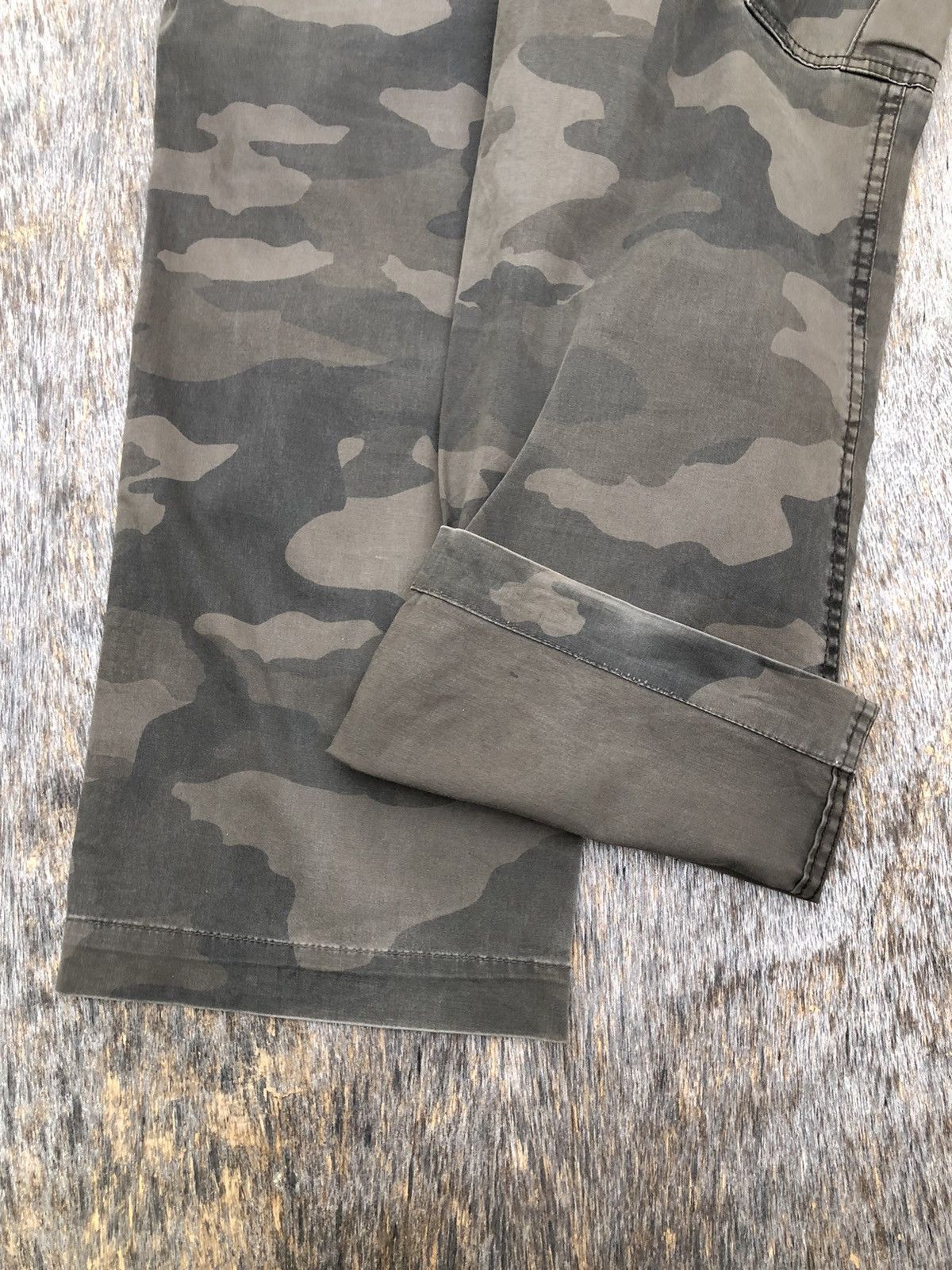 Japanese Brand Camouflage Cargo Multipocket Tactical Utility Pants W37xL37 Size US 37 - 10 Thumbnail