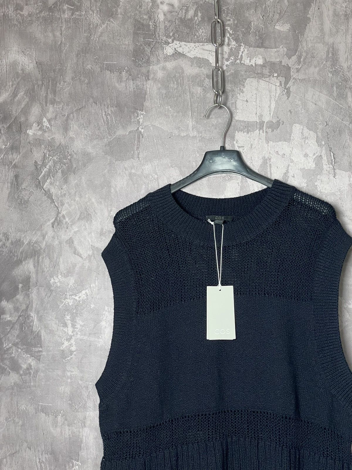 Cos COS Knitted Sweater Vest New With Tags Size L / US 10 / IT 46 - 2 Thumbnail