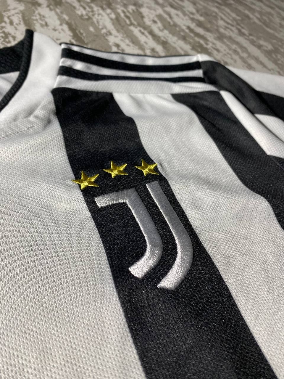 Adidas Adidas Juventus Jersey Home football shirt 2021/22 Size US L / EU 52-54 / 3 - 8 Thumbnail