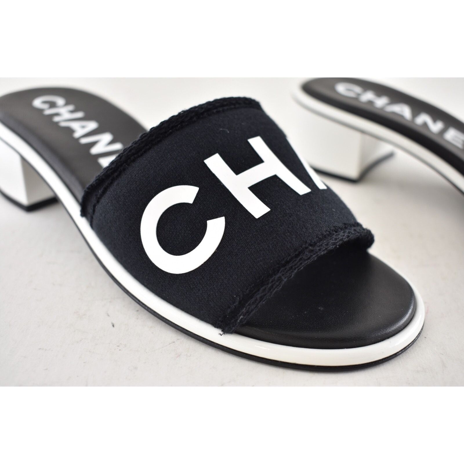 Chanel Chanel 24C Black White CHA NEL Letter Logo Mule Slide Size US 12 / IT 42 - 6 Thumbnail