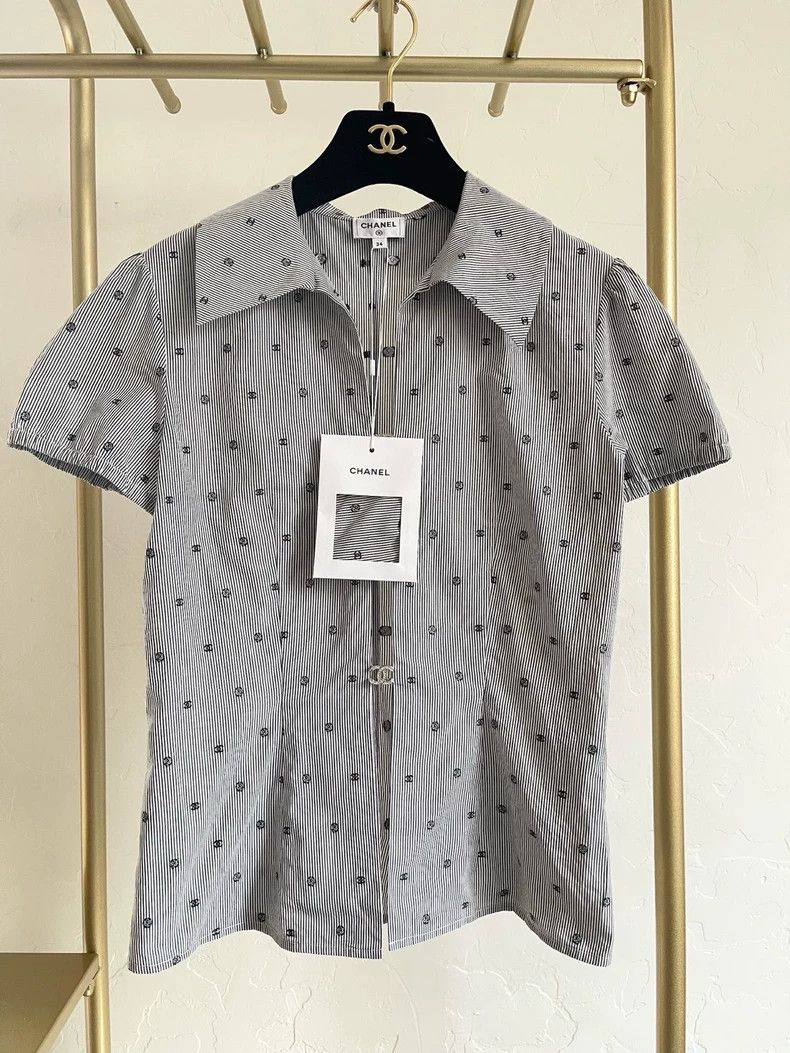 Chanel Chanel 24p gray logo diamond buckle shirt Size XXS / US 00 / IT 34 - 1 Thumbnail