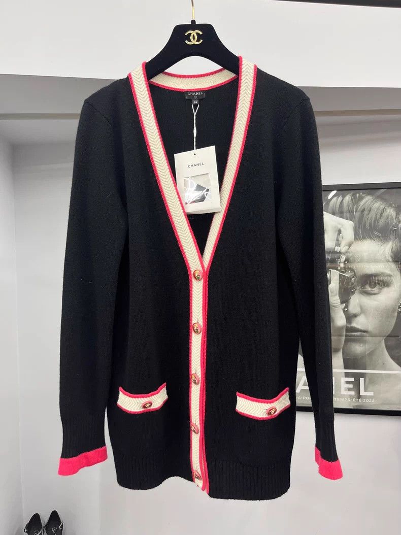 Chanel Chanel Black Cashmere Knit Cardigan - dmc Size US M / EU 48-50 / 2 - 1 Thumbnail