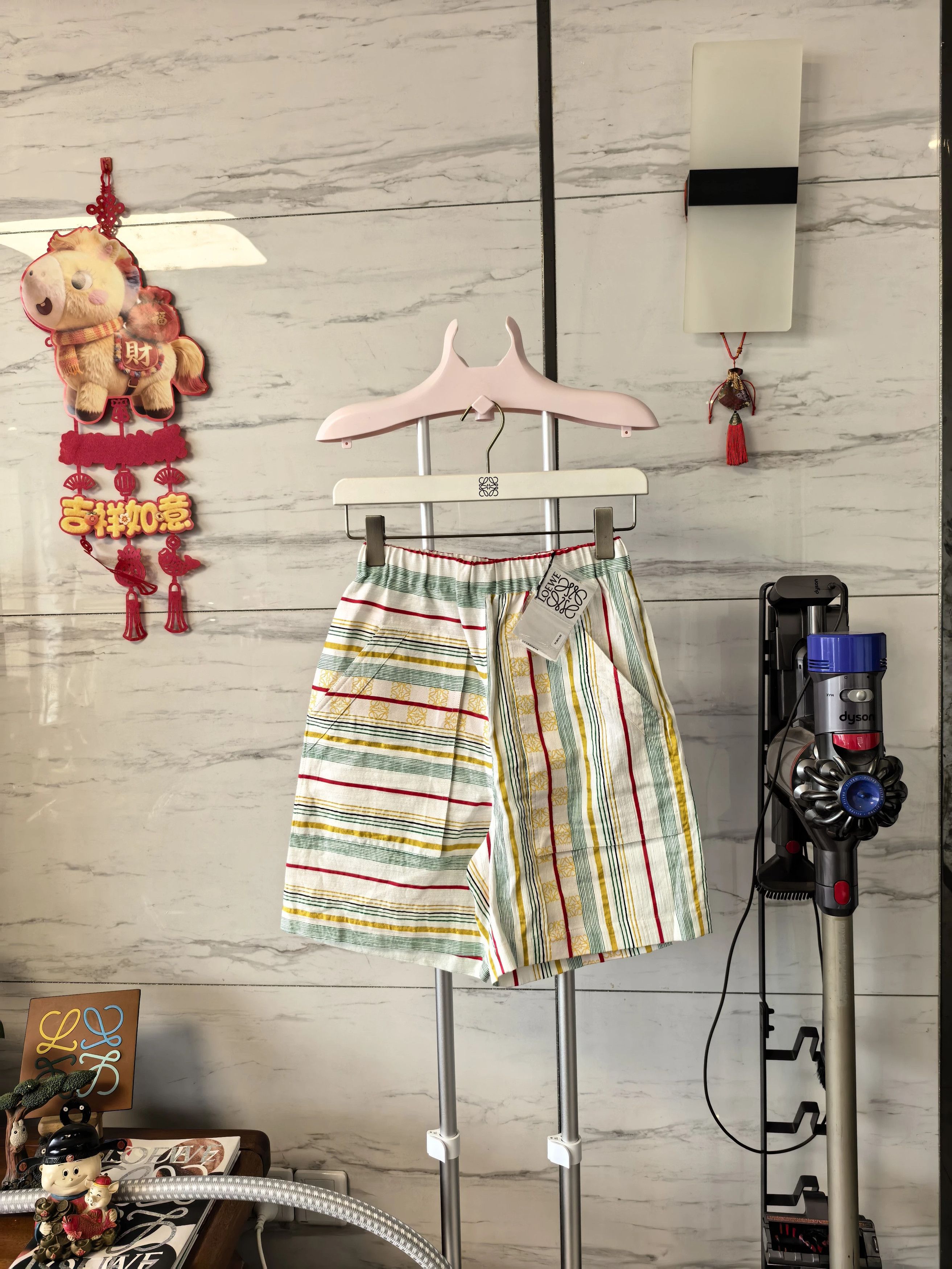 Loewe LOEWE SS23 XS Striped Logo Silk Short Size 25" / US 0 / IT 36 - 1 Thumbnail