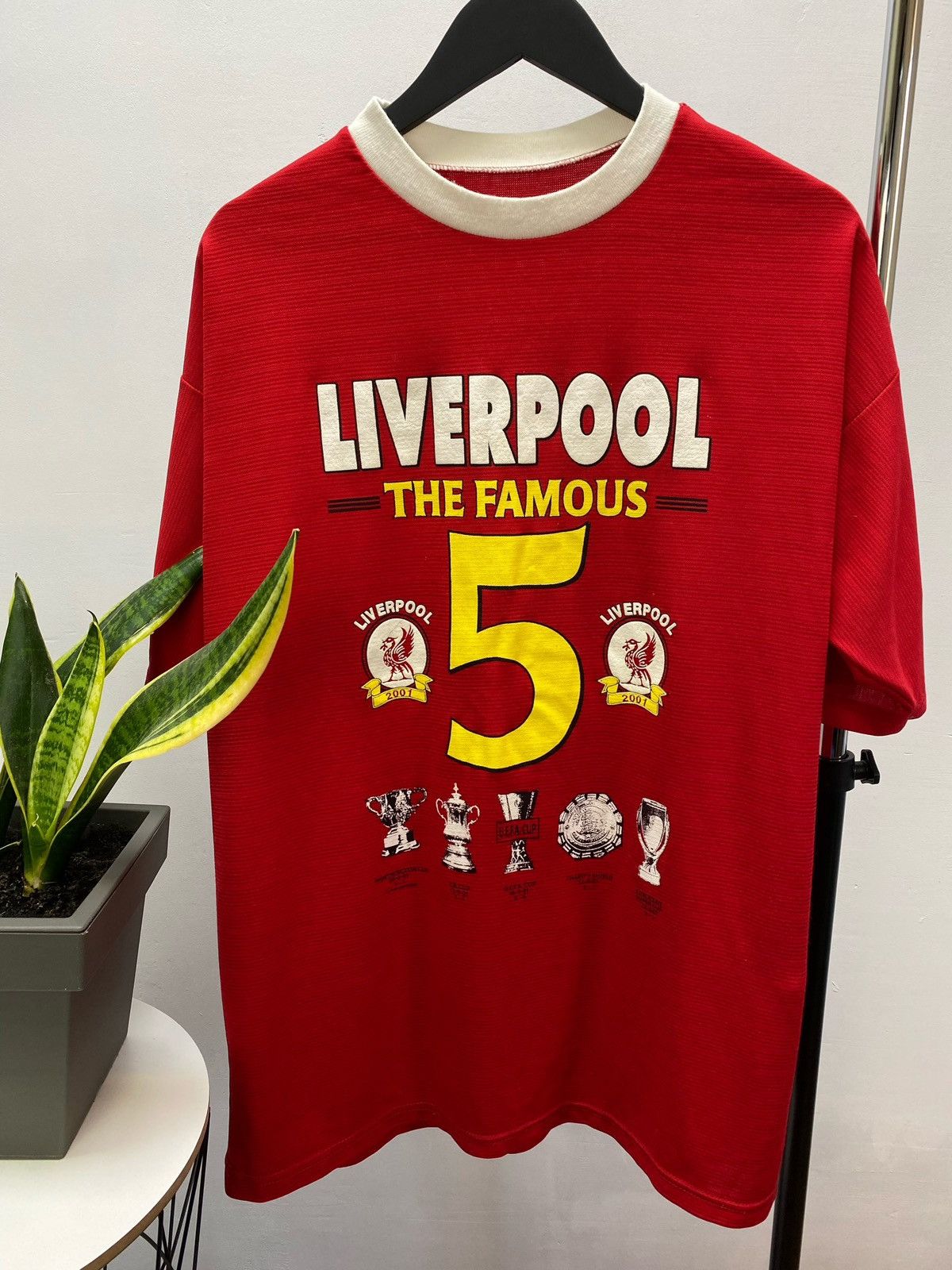 Vintage Vintage Liverpool 2001 Famous 5 Cup Winner T-Shirt Jersey Size US XL / EU 56 / 4 - 6 Thumbnail