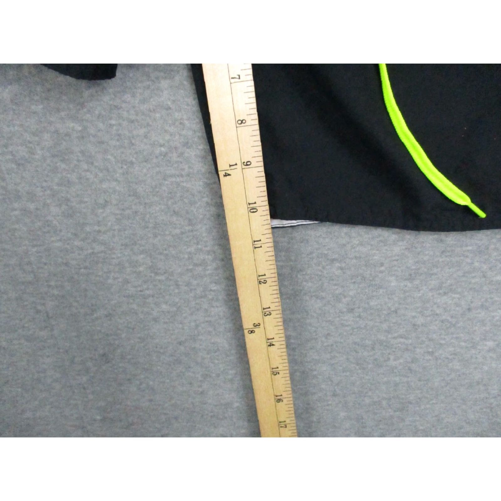Nike Nike Shorts Basketball Mens Small Black Neon Logo Colorblock Drawstring Athletic Size US 26 / EU 42 - 7 Thumbnail