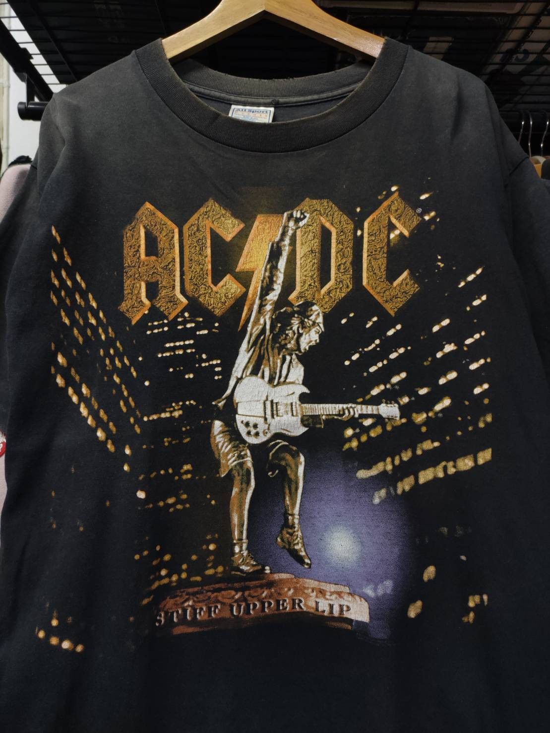 Band Tees Vtg 00's AC/DC " Stiff Upper Lip " Promo Tour T-Shirt Size US L / EU 52-54 / 3 - 1 Thumbnail
