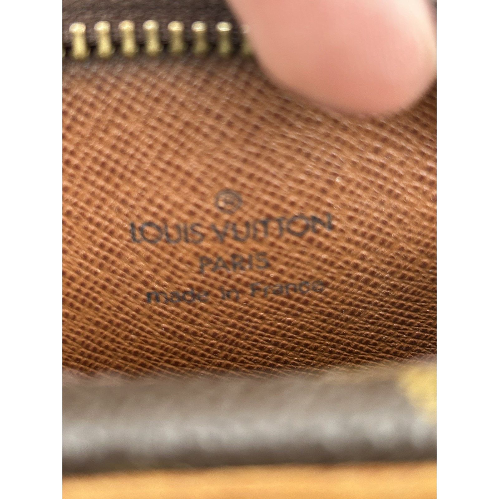 Louis Vuitton Authentic LOUIS VUITTON LV Monogram Leather DANUBE Crossbody Size ONE SIZE - 11 Thumbnail