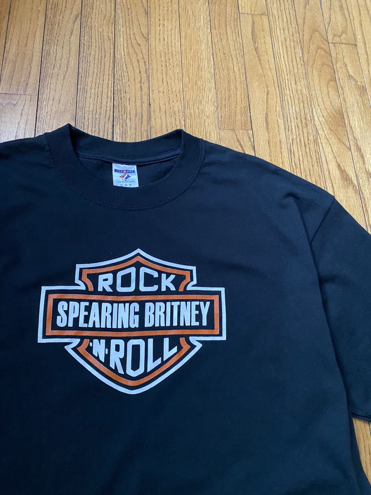 Vintage Vintage Britney Spears Parody Harley Davidson tee Size US XL / EU 56 / 4 - 1 Thumbnail