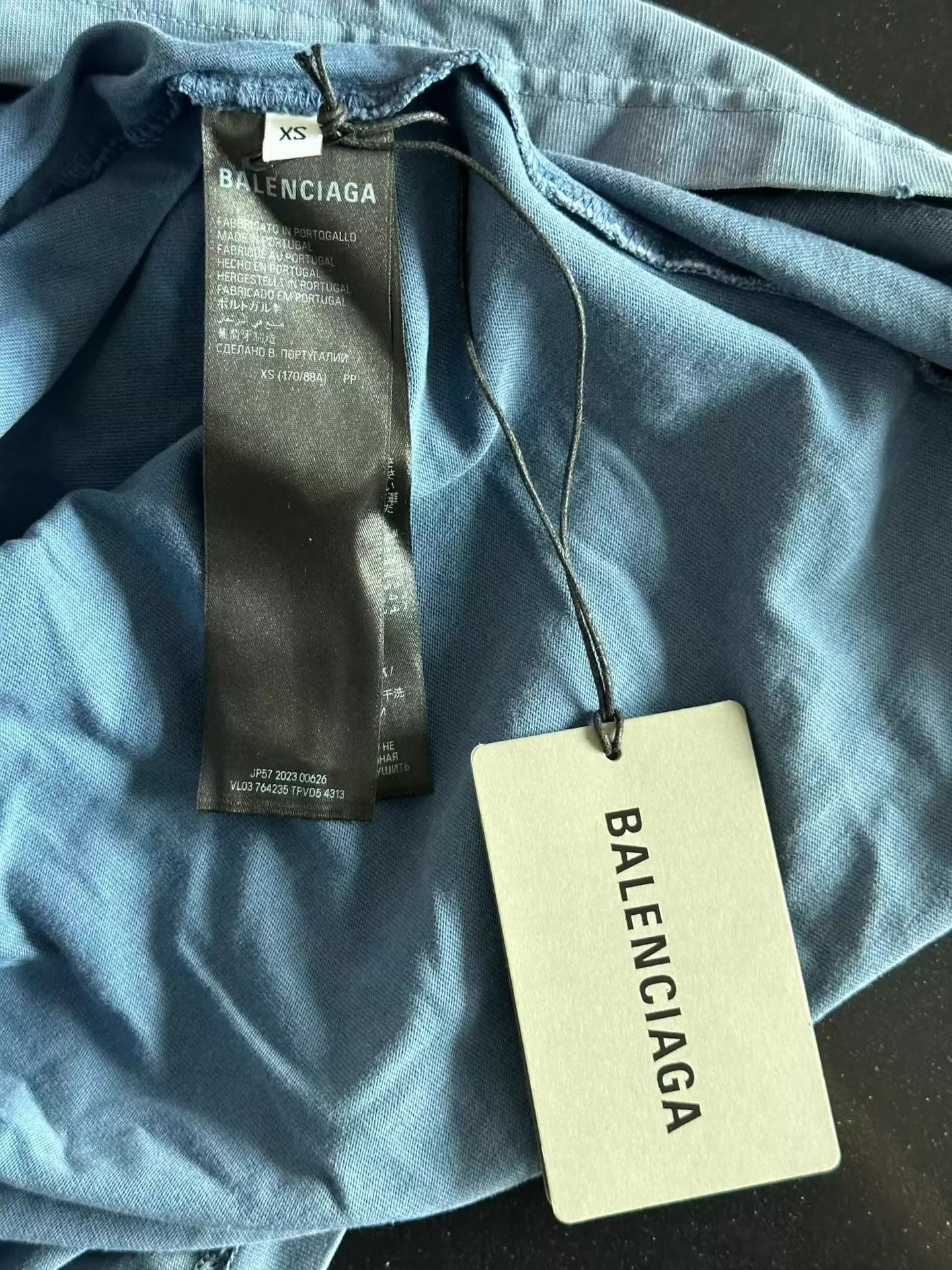 Balenciaga Balenciaga Berkind short sleeve XS new tried on Size US XS / EU 42 / 0 - 4 Thumbnail