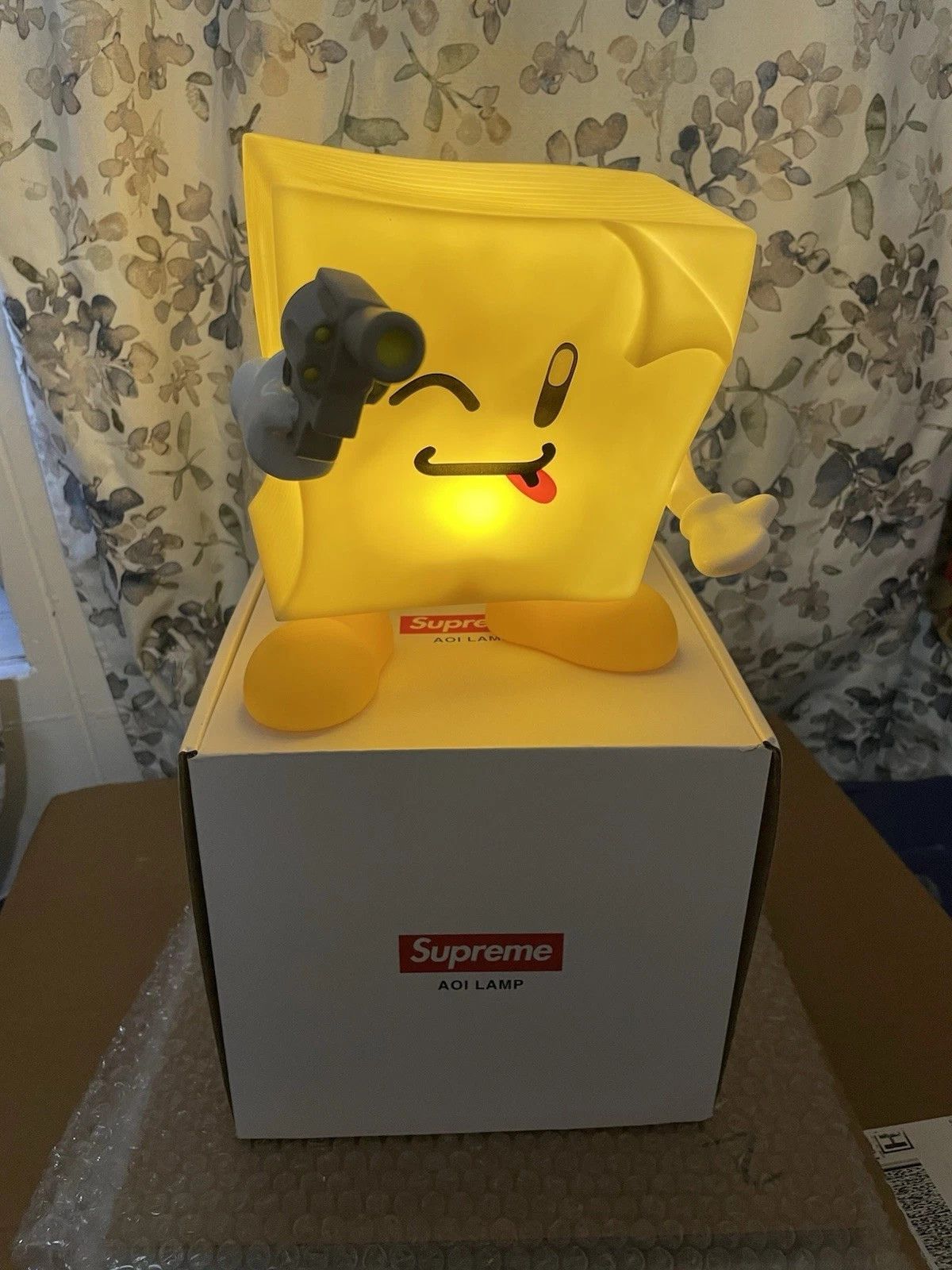 Supreme Supreme Sticky Note AOI Lamp (Brand New in Box) Size ONE SIZE - 2 Thumbnail