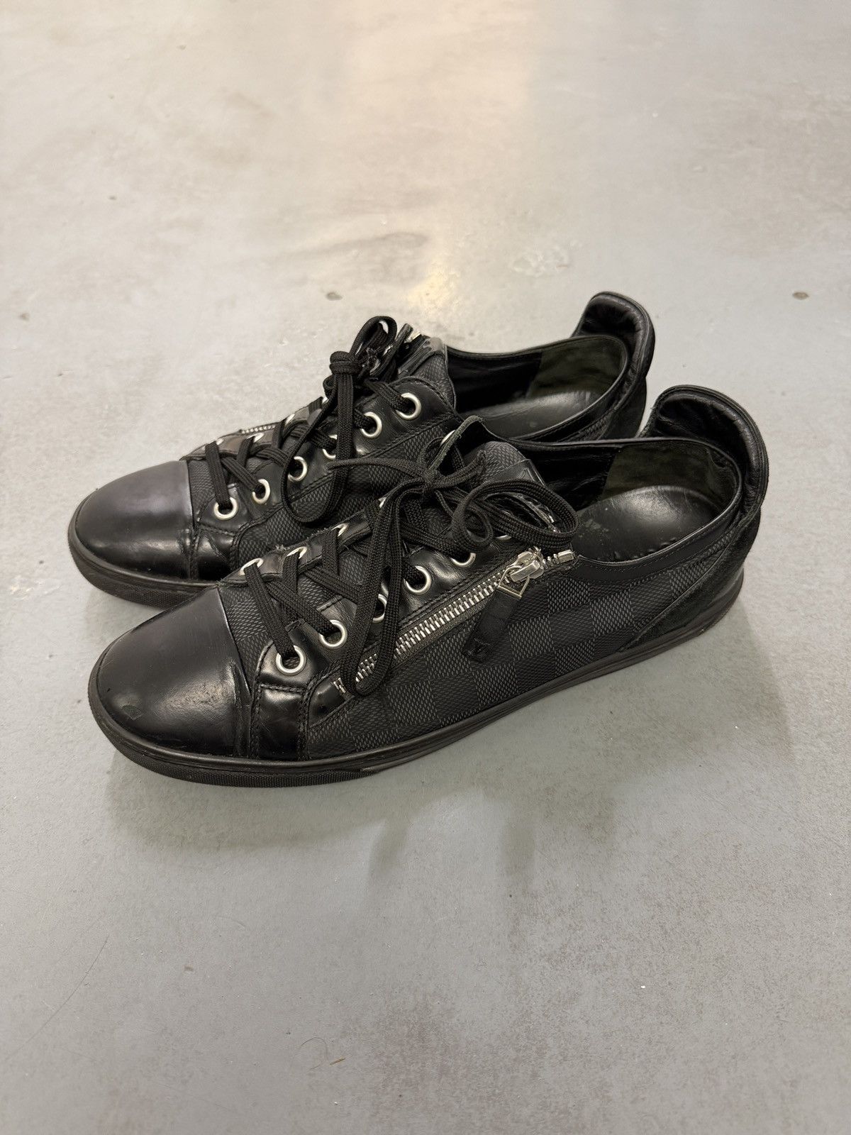 Louis Vuitton Louis Vuitton Leather Low Top Zip Sneakers Size US 7 / EU 40 - 4 Thumbnail