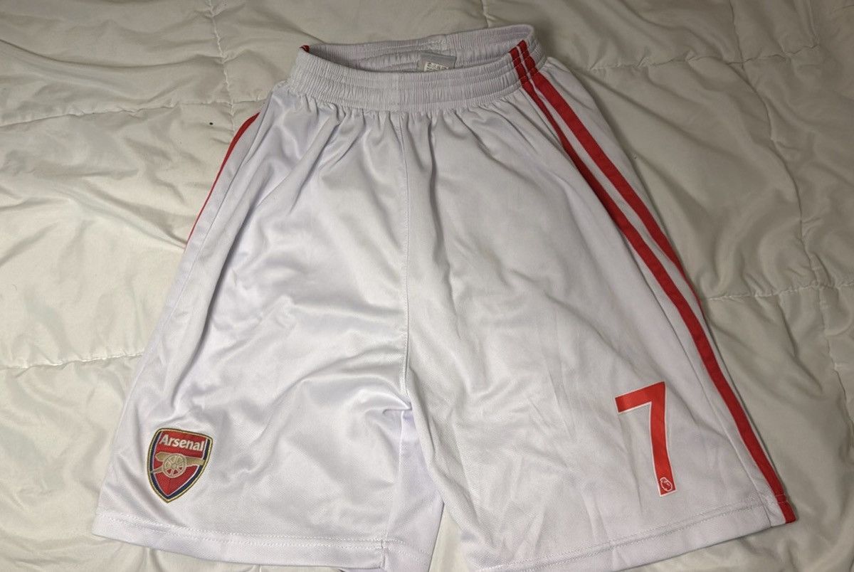 Other SAKA Arsenal 22|23 Collard JERSEY Size S with size S SHORTS Size US S / EU 44-46 / 1 - 3 Thumbnail