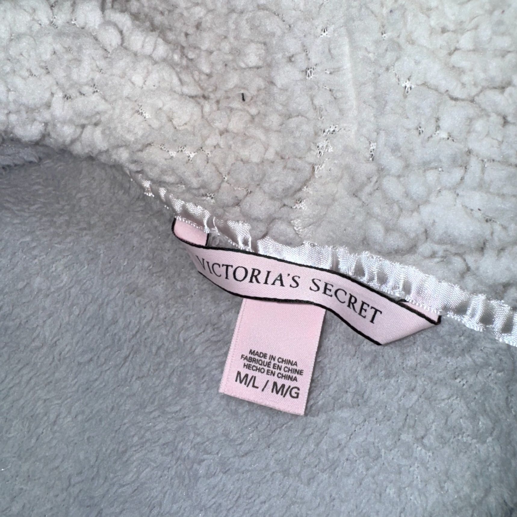 Victoria's Secret Victoria’s Secret Plush Hooded Robe Monogram VS M/L Belted Wrap Grey Logo Size ONE SIZE - 2 Thumbnail