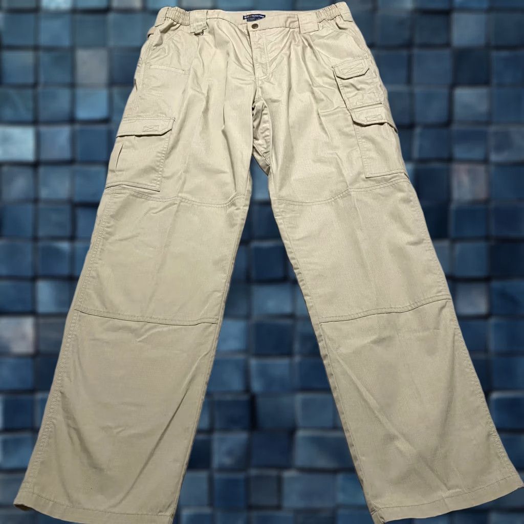 Vintage 5.11 Tactical Pants Cargo Mens 40x34 Beige Cotton Polyester Regular Straight Pockets 5.11 Taclite Pro Size US 40 / EU 56 - 1 Thumbnail