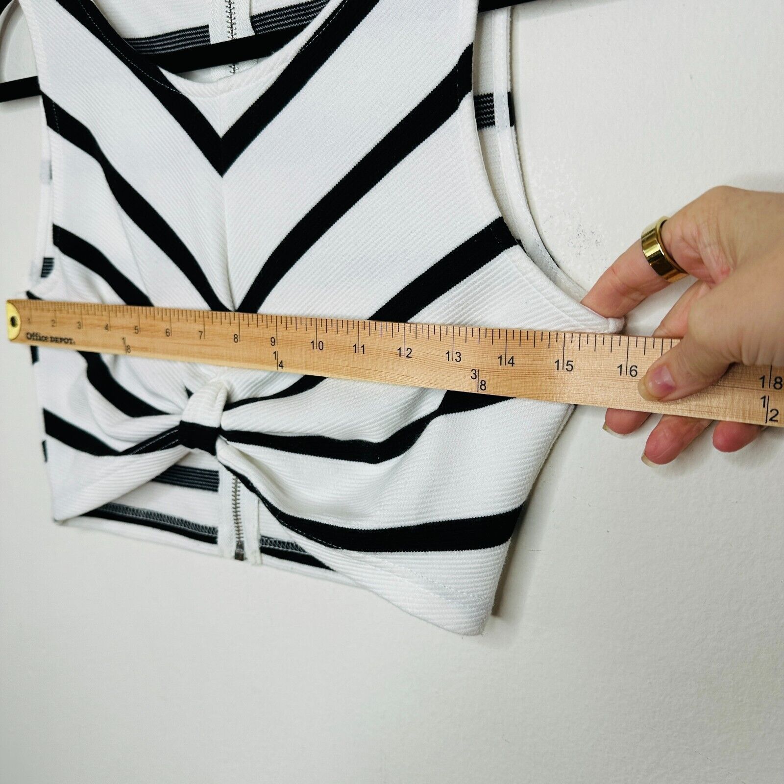 Other Ezra Black White Striped Sleeveless V-Neck Crop Front Knot S Size S / US 4 / IT 40 - 12 Thumbnail