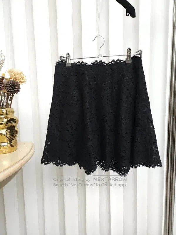 Valentino Valentino Black A-Line Mini Skirt . Size 30" / US 8 / IT 44 - 6 Thumbnail
