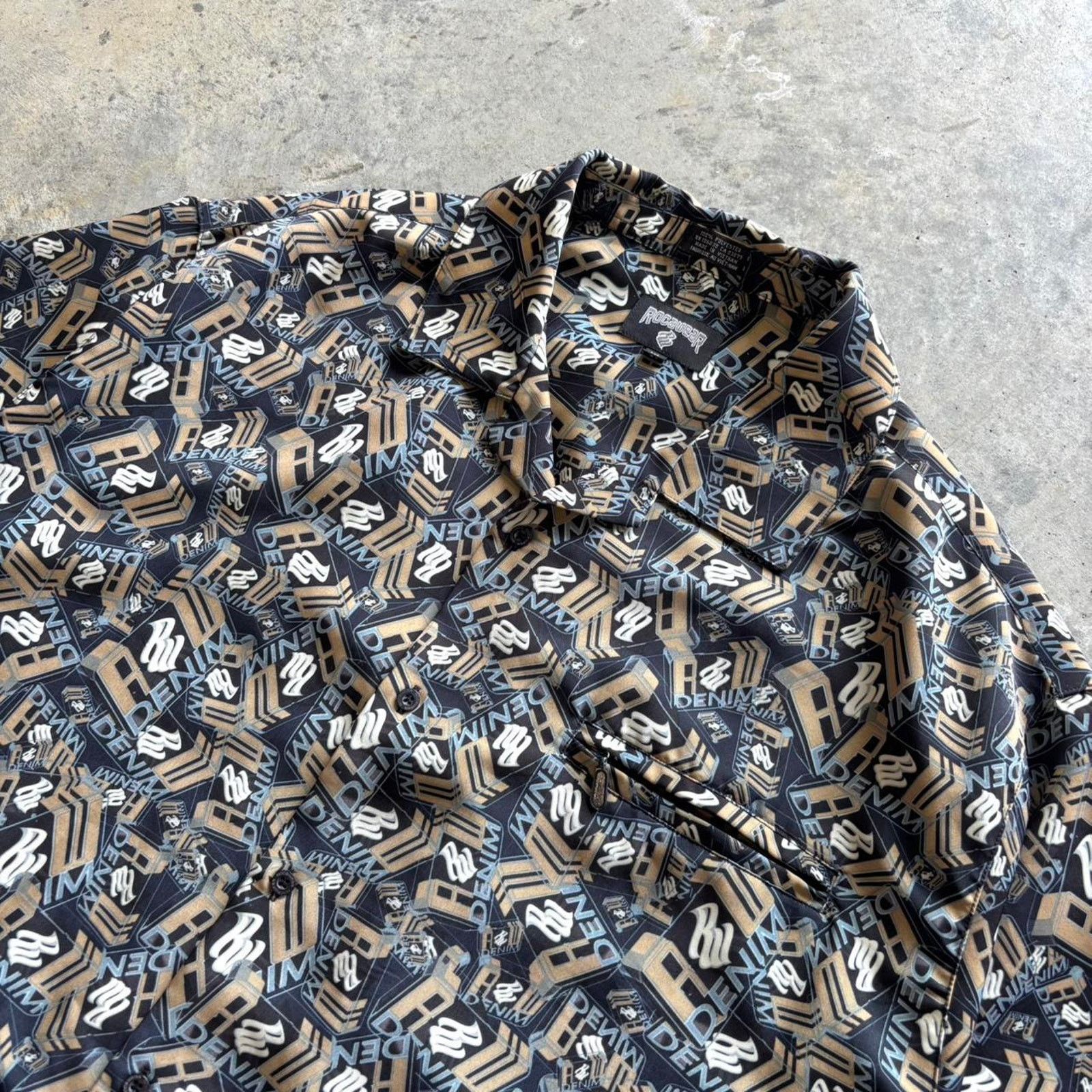 JNCO × Japanese Brand × Rocawear Vintage Y2K RocaWear Baggy Aop Button Up Shirt Size US XL / EU 56 / 4 - 2 Thumbnail