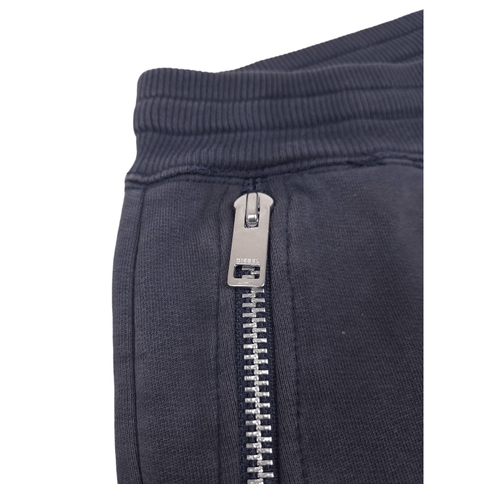 Diesel × Diesel Black Gold 💎 Vintage Diesel Y2K Grey Washed Cotton Shorts Japanese Size US 34 / EU 50 - 5 Thumbnail