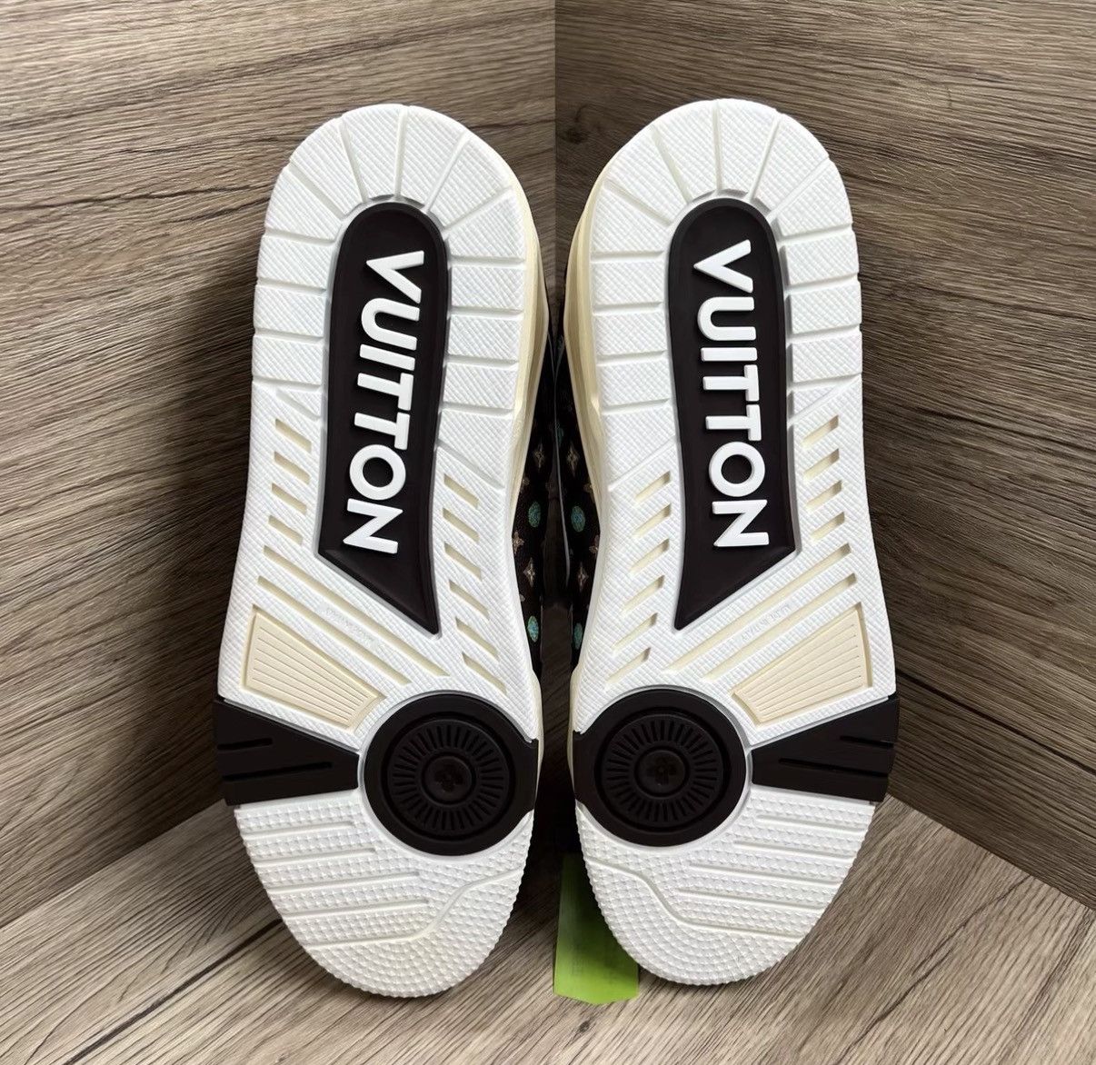 Louis Vuitton Louis Vuitton Tyler Collaboration Trainer Brown Sneakers J41 Size US 9 / EU 42 - 7 Thumbnail