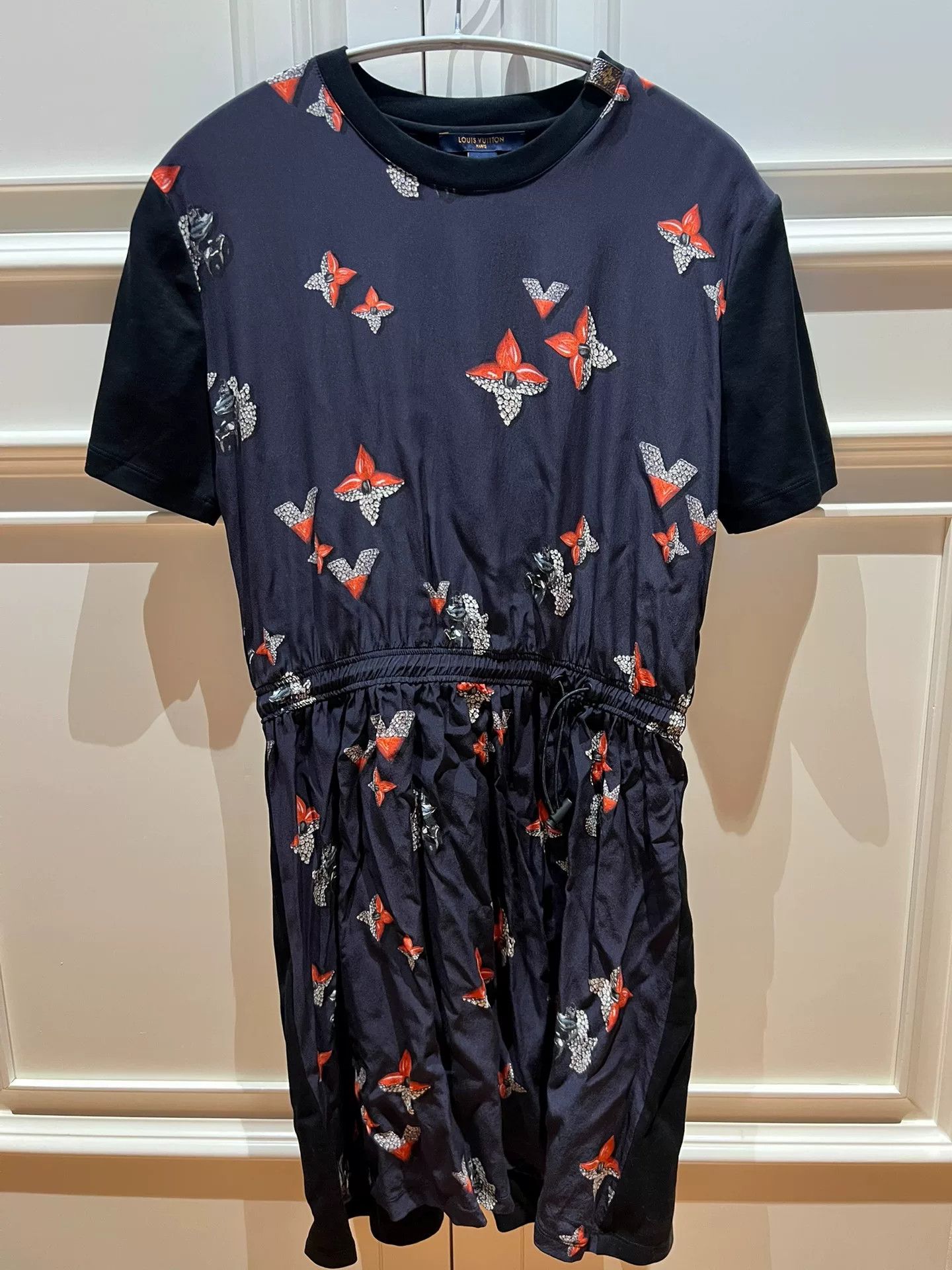 Louis Vuitton Louis Vuitton Floral Short-Sleeve Dress Size M / US 6-8 / IT 42-44 - 1 Thumbnail