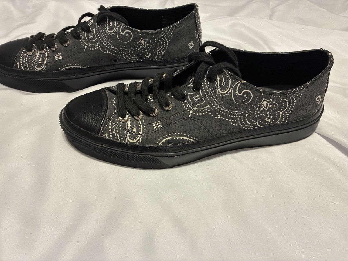Givenchy Givenchy City leather trimmed Bandana print low top Size US 11 / EU 44 - 11 Thumbnail