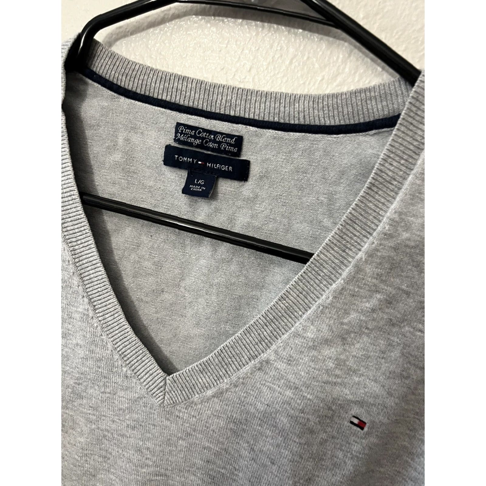 Tommy Hilfiger Tommy Hilfiger Men's L Gray V Neck Pima Cotton Blend Long Sleeve Sweater Size US L / EU 52-54 / 3 - 2 Thumbnail