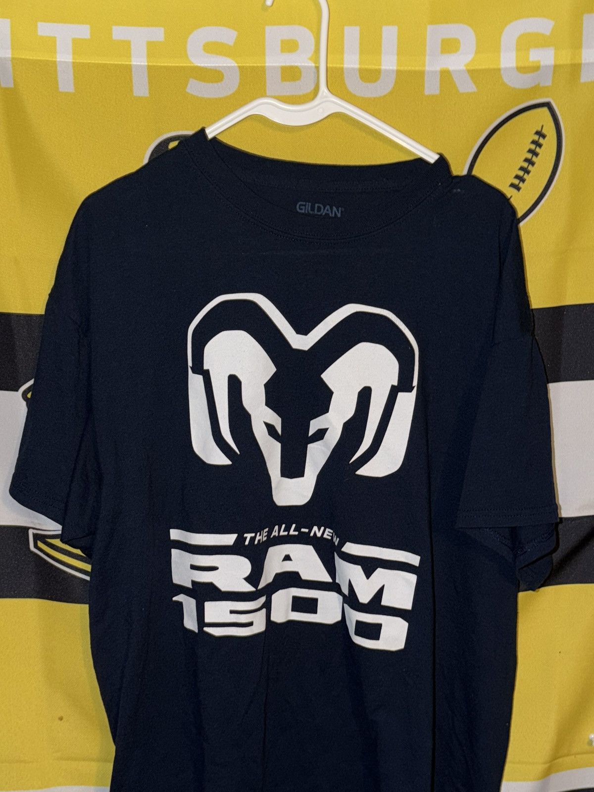Gildan Gildan Ram 1500 Graphic T Shirt Men’s Size XL Short Sleeve Size US XL / EU 56 / 4 - 16 Thumbnail