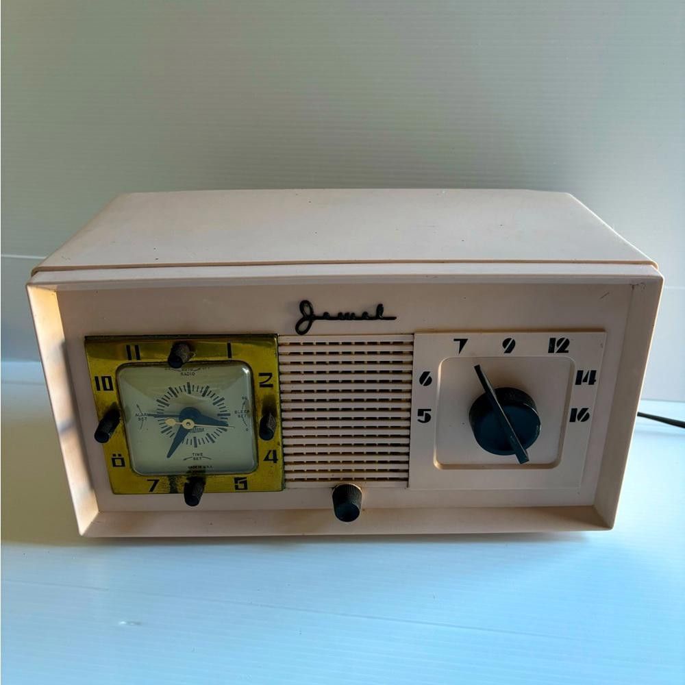 Designer Vintage 1940s Plaskon Jewel Clock Radio - Pink, Working Size ONE SIZE - 1 Thumbnail