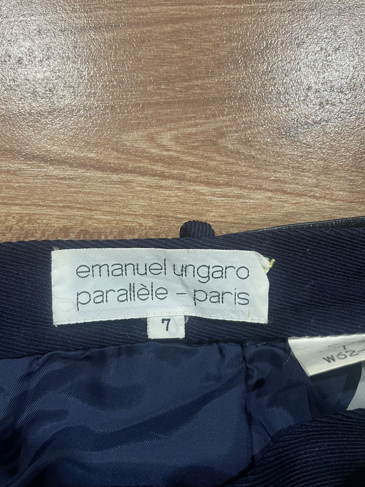 Emanuel Ungaro Emanuel Ungaro belted skirt Size 24" / US 00 / IT 34 - 4 Thumbnail