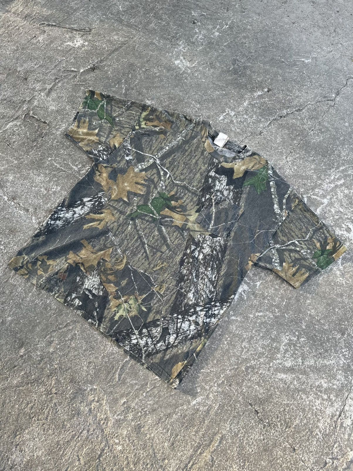 Realtree Crazy Vintage Y2K Carhartt Style Realtree Camo T-Shirts Size US XL / EU 56 / 4 - 3 Thumbnail