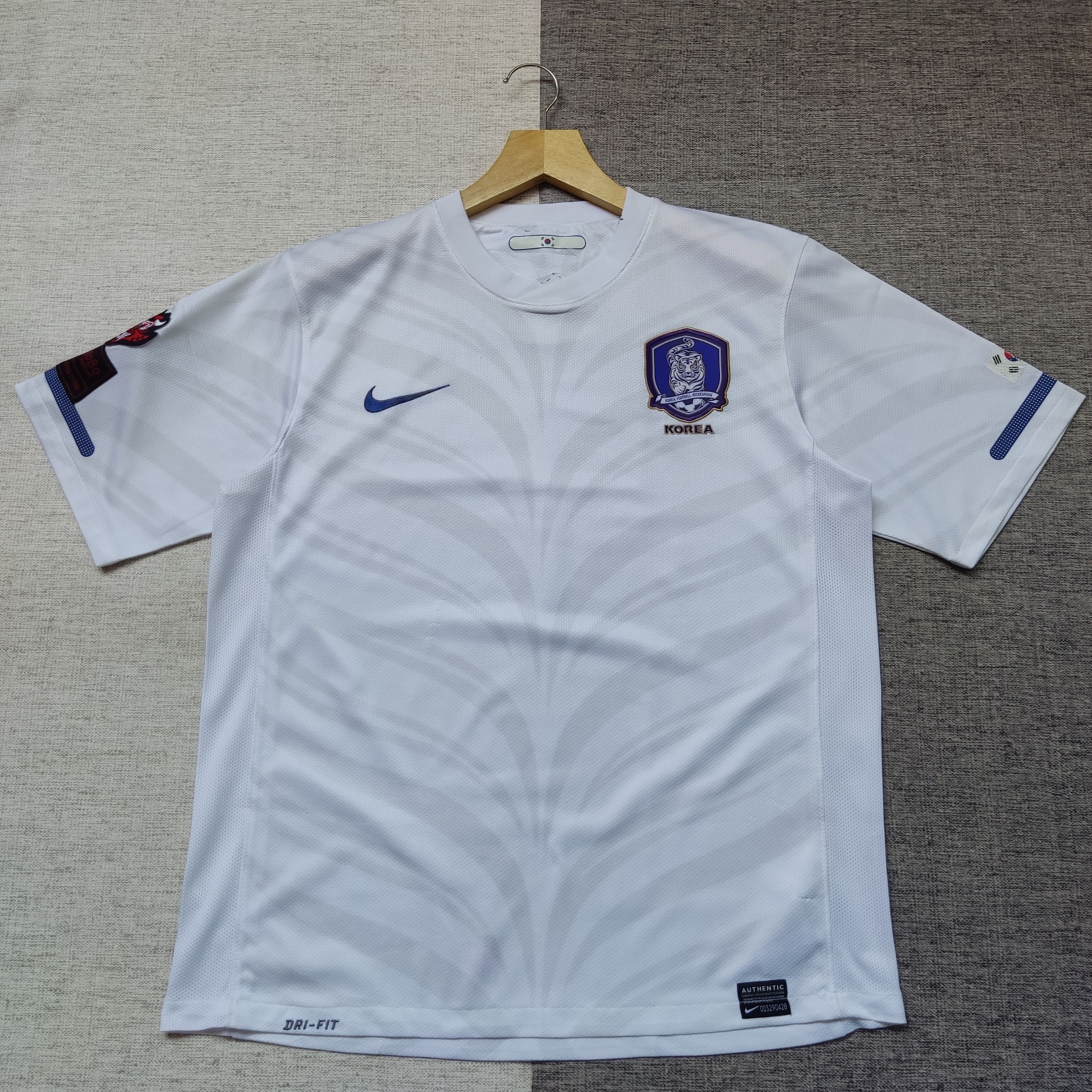 Nike Jersey football National Team Korea Selatan 2010 "Chu Young" Size US L / EU 52-54 / 3 - 2 Thumbnail