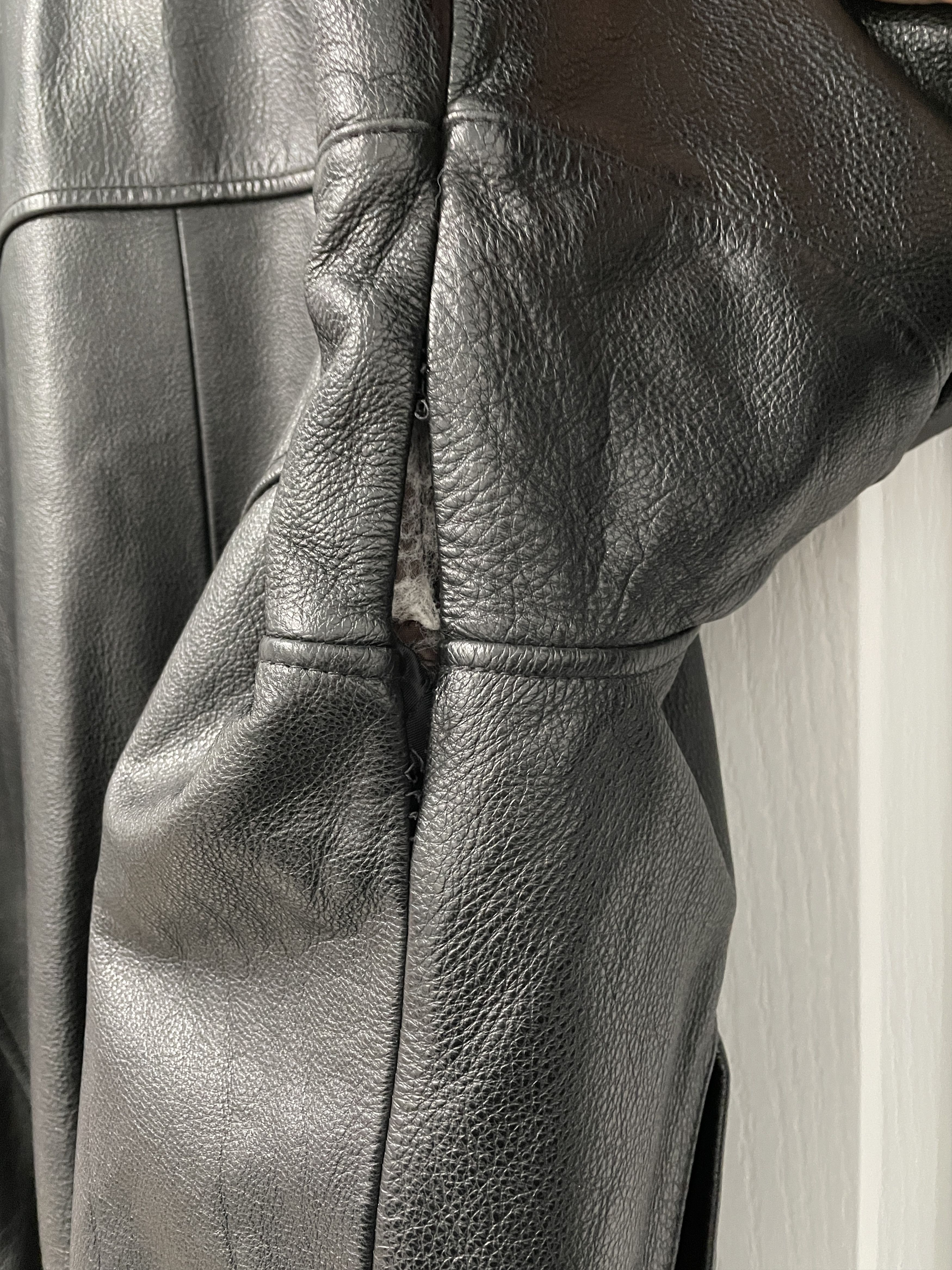 Vintage Vintage Black Leather Bomber with Fur Collar Size US L / EU 52-54 / 3 - 3 Thumbnail