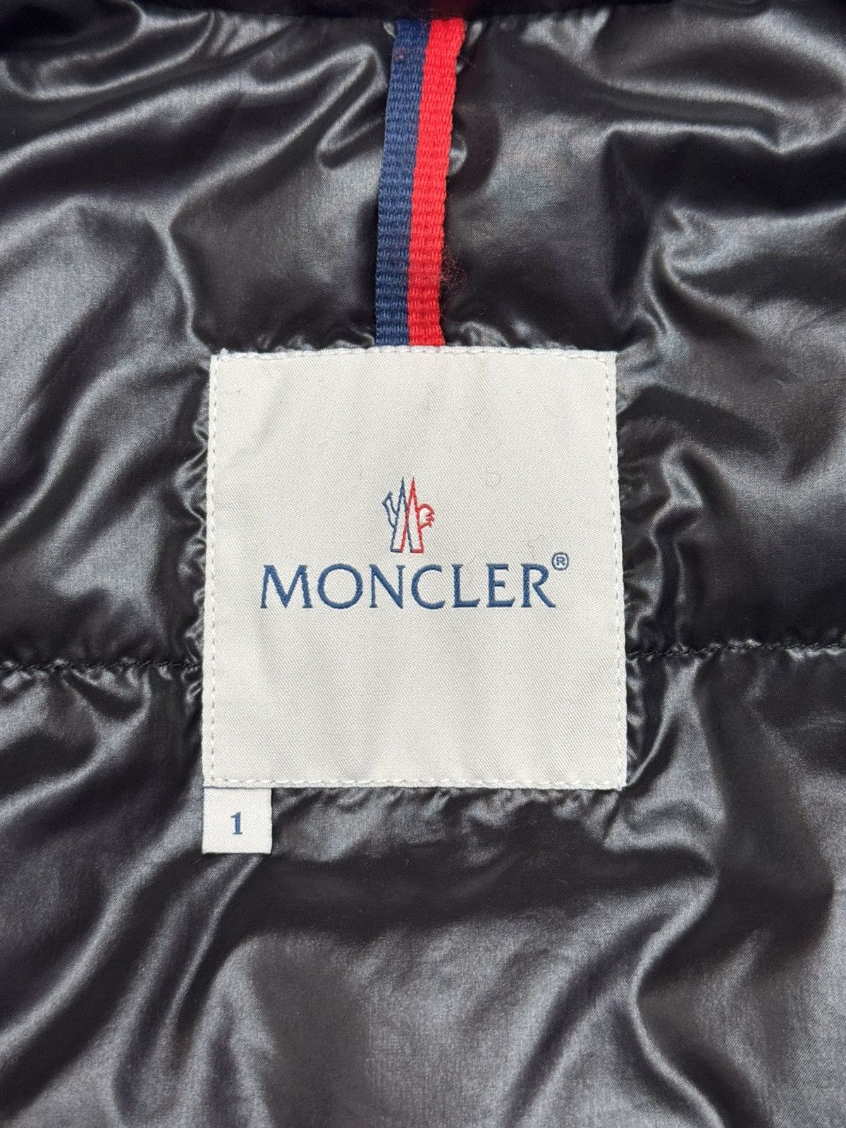 Moncler Moncler Vintage women’s down jacket Size S / US 4 / IT 40 - 16 Thumbnail
