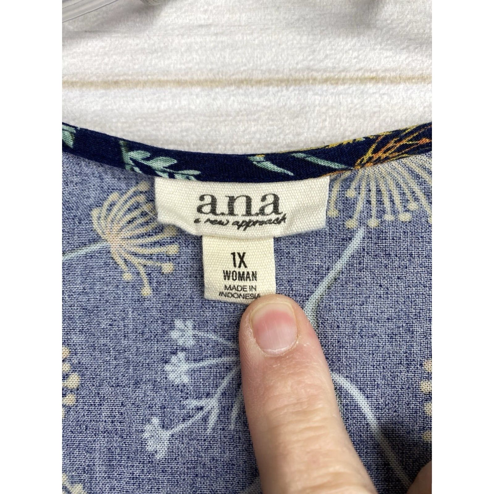 Vintage a.n.a Dress Wrap Floral Blue 1X Cap Sleeve V-Neck Midi Short Sleeve Rayon Womens Size XL / US 12-14 / IT 48-50 - 3 Thumbnail
