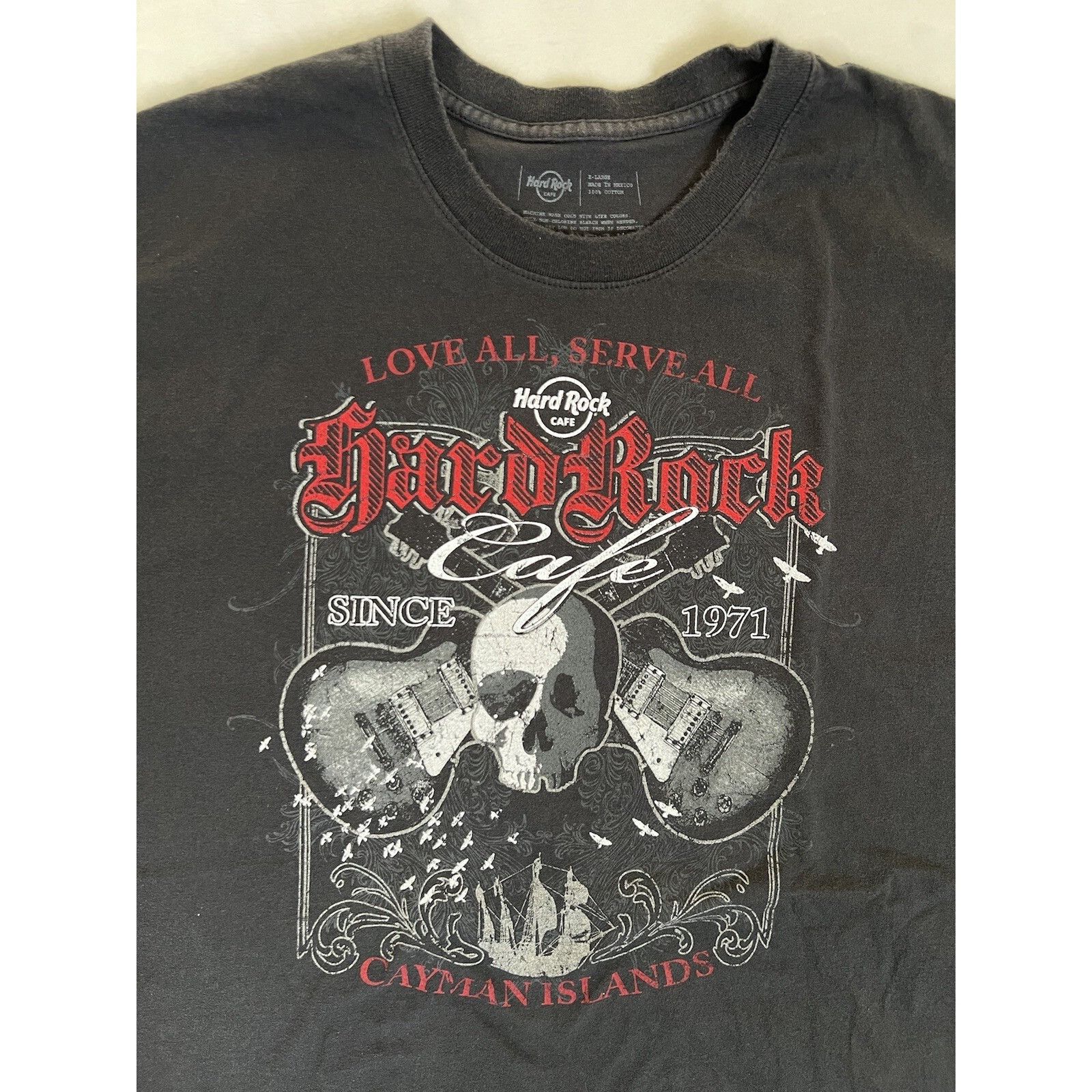 Hard Rock Cafe Vintage Hard Rock Cafe T-Shirt Cayman Islands Size XL Skull Size US XL / EU 56 / 4 - 2 Thumbnail