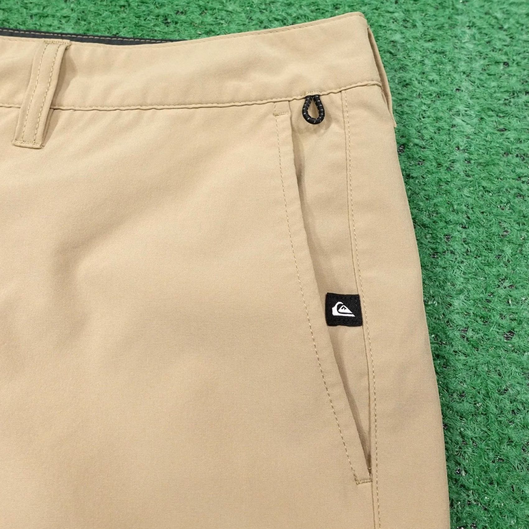 Quiksilver Quiksilver Shorts Mens 38 Beige Amphibian DryFlight Quick Dry 9 Inseam Chino Casual Travel Pocket Logo Mens Size US 38 / EU 54 - 2 Thumbnail