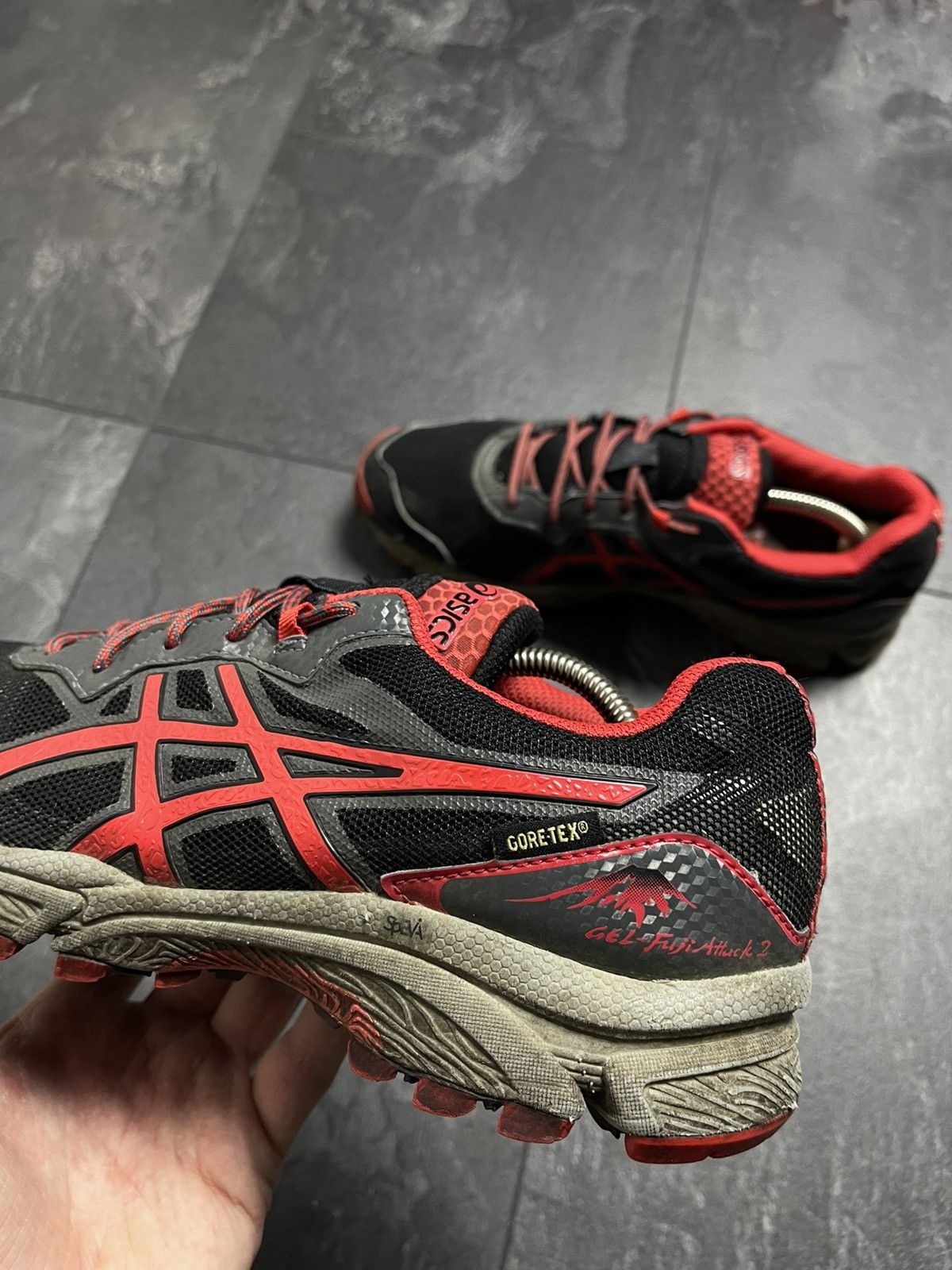 Asics Vintage asics rare gore tex low top sneakers Size US 7 / EU 40 - 9 Thumbnail