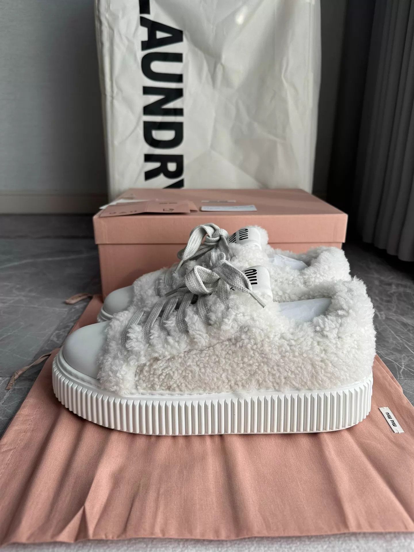 Miu Miu MIU MIU white fluffy platform cracker shoes size 38.5 Size US 8 / IT 38 - 3 Thumbnail