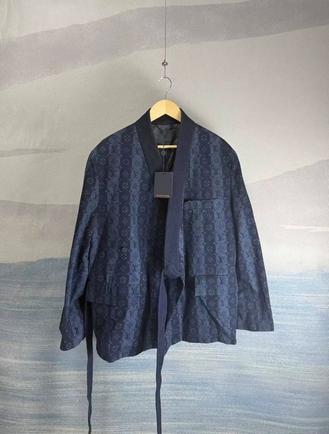 Louis Vuitton louis vuitton nigo blue striped suit jacket Size US L / EU 52-54 / 3 - 1 Thumbnail