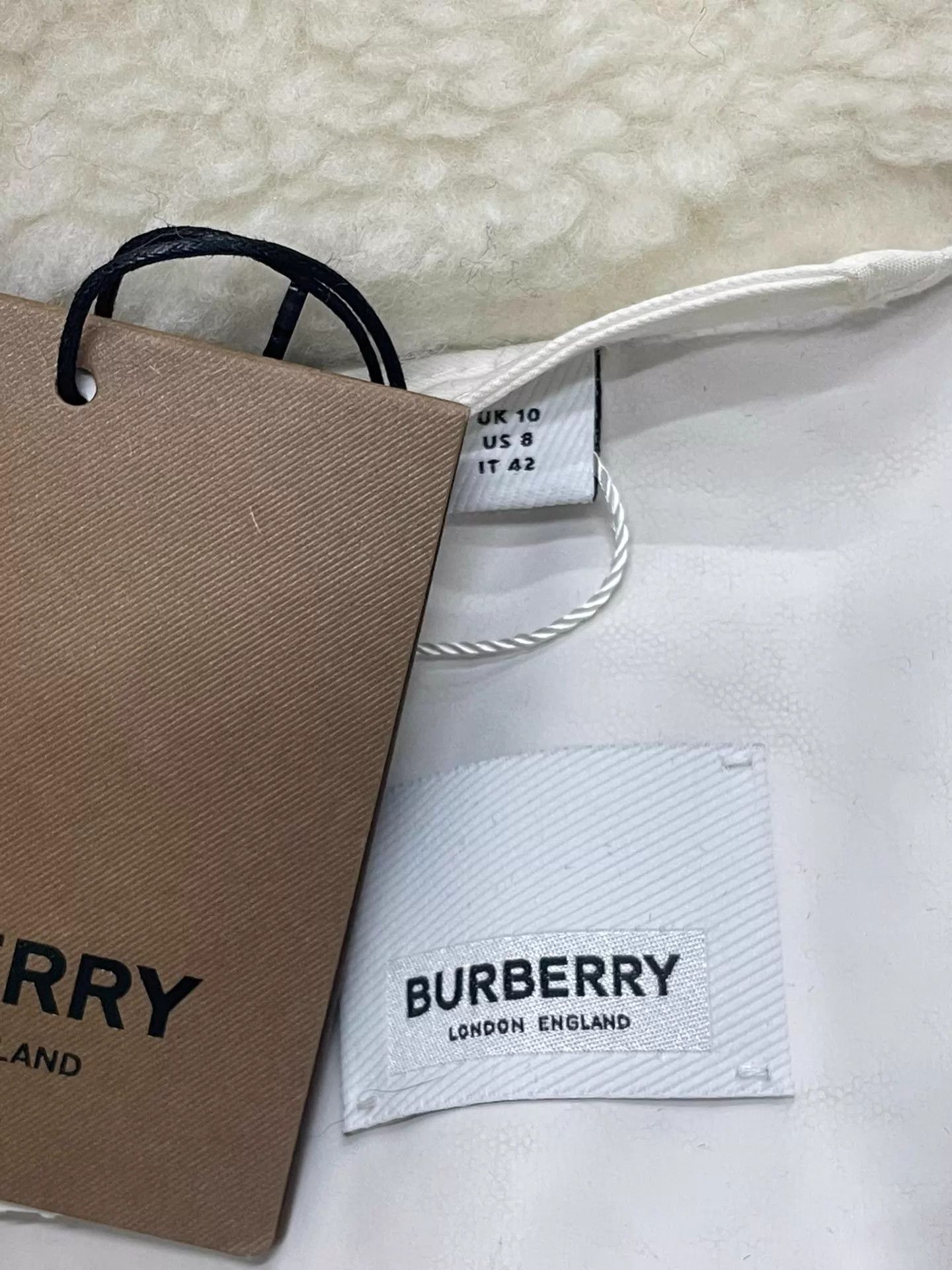 Burberry Burberry White Teddy Coat UK10 New Size M / US 6-8 / IT 42-44 - 4 Thumbnail