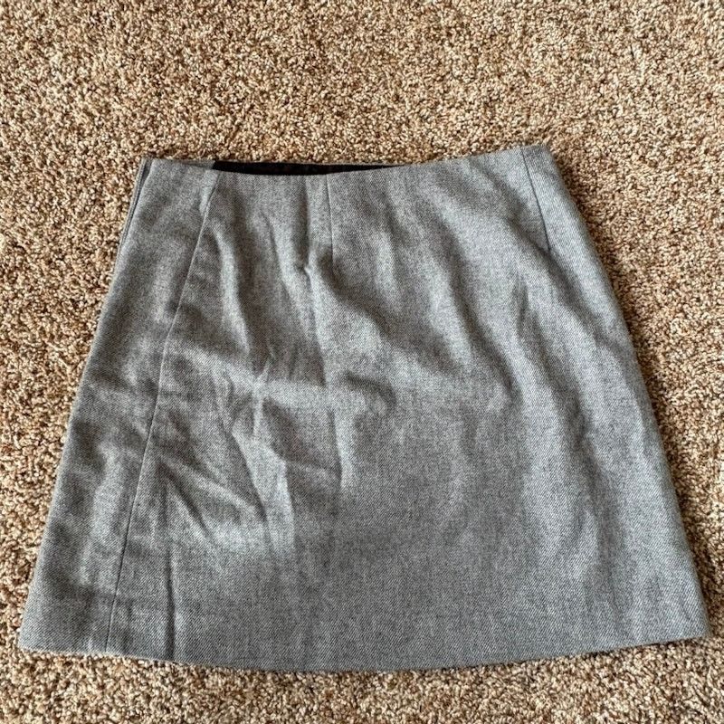 Banana Republic Banana Republic Lined Mini Skirt Wool Blend Gray sz 4 Size 27" / US 4 / IT 40 - 2 Thumbnail